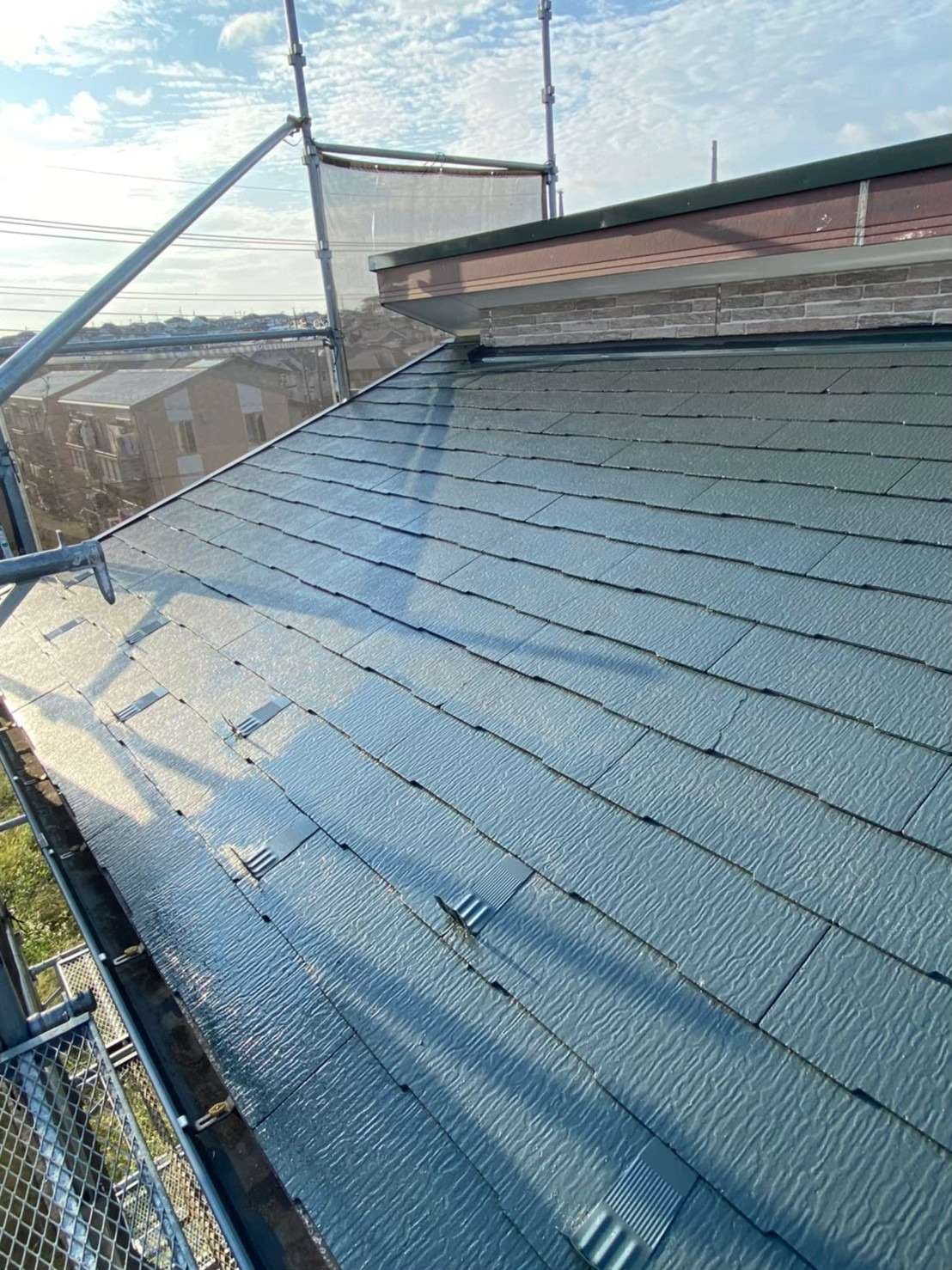 【四街道市】戸建ての屋根塗装の施工工事をご紹介します！飛翔建設株式会社